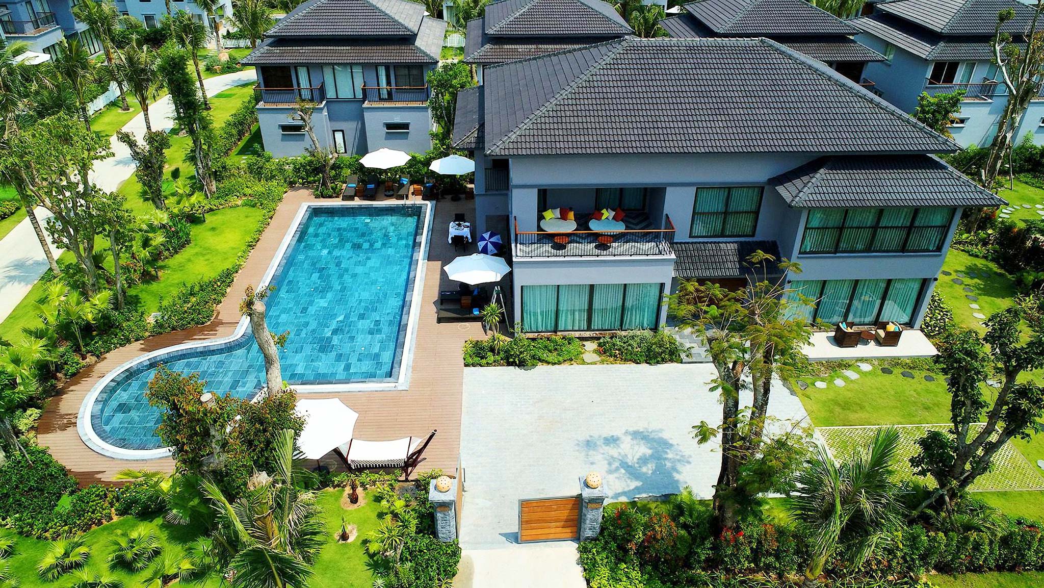 Mẫu thiết kế biệt thự nhà vườn sang trọng & lưu ý cần biết