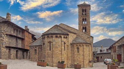Tìm hiểu kiến trúc Romanesque & các công trình đặc trưng