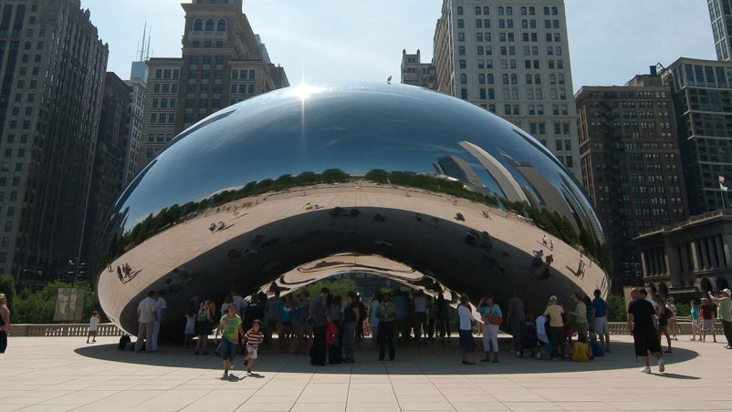 Công viên Millennium (Chicago, Mỹ) nổi bật với cảnh quan xanh mát, công trình nghệ thuật độc đáo và không gian thư giãn lý tưởng ngay giữa trung tâm thành phố